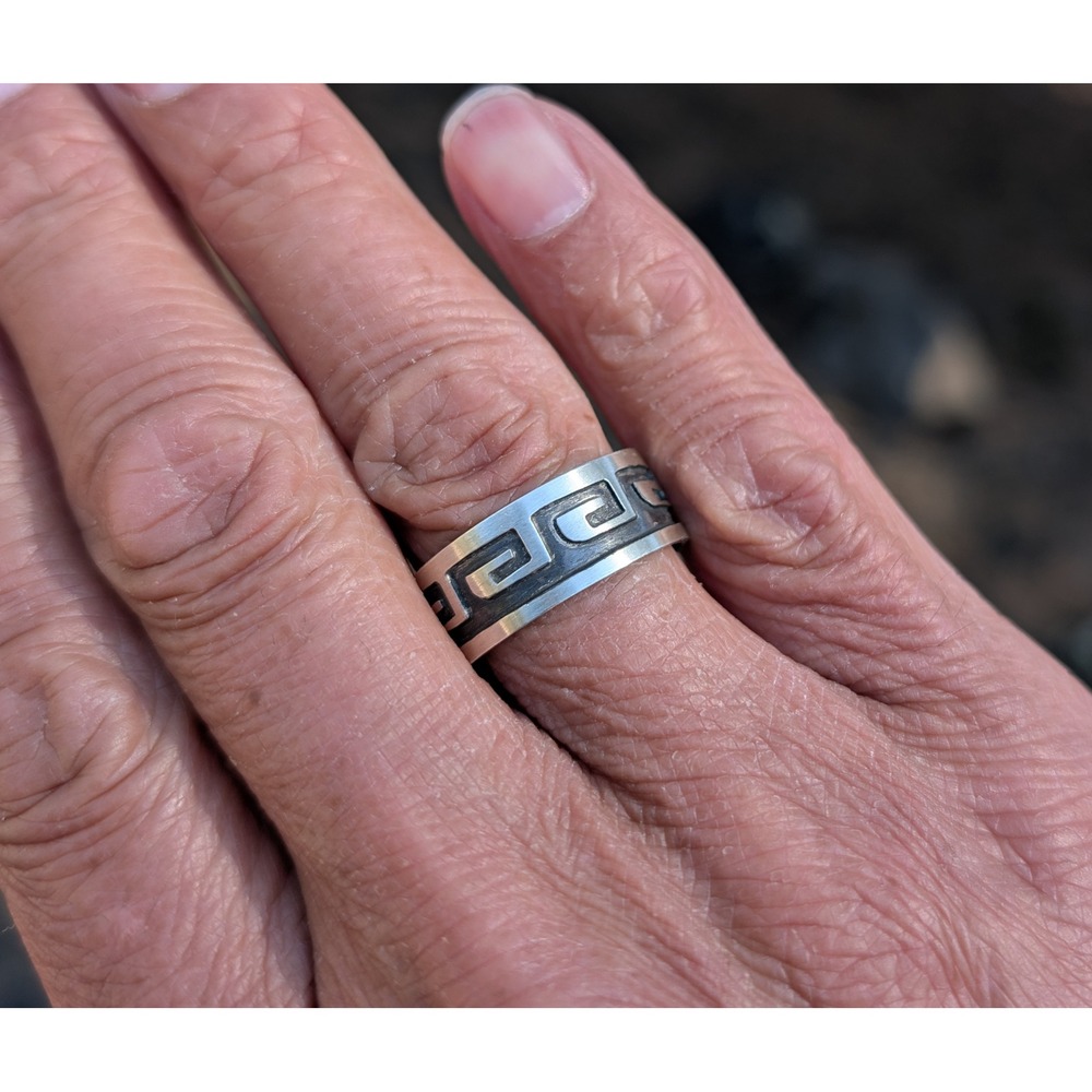 Navajo Sterling Silver Greek Key Band Ring Mens Overlay Maze Design‎ Size 12 ***